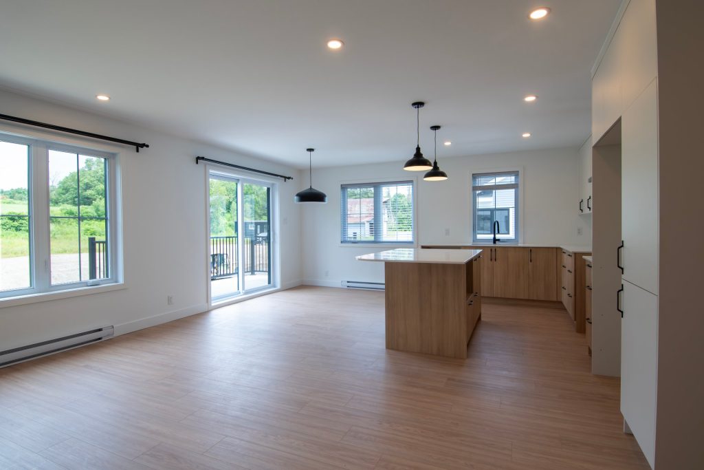 Condominium – 25, Ch. Dyer, app. 6, Sutton