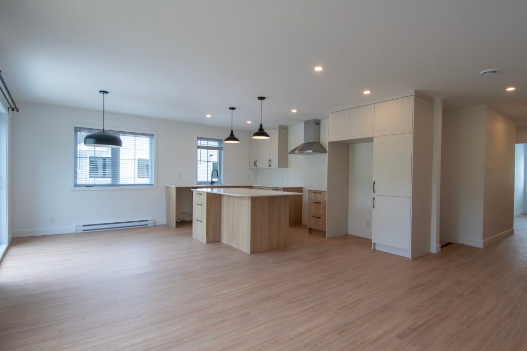 Condominium – 25, Ch. Dyer, app. 6, Sutton