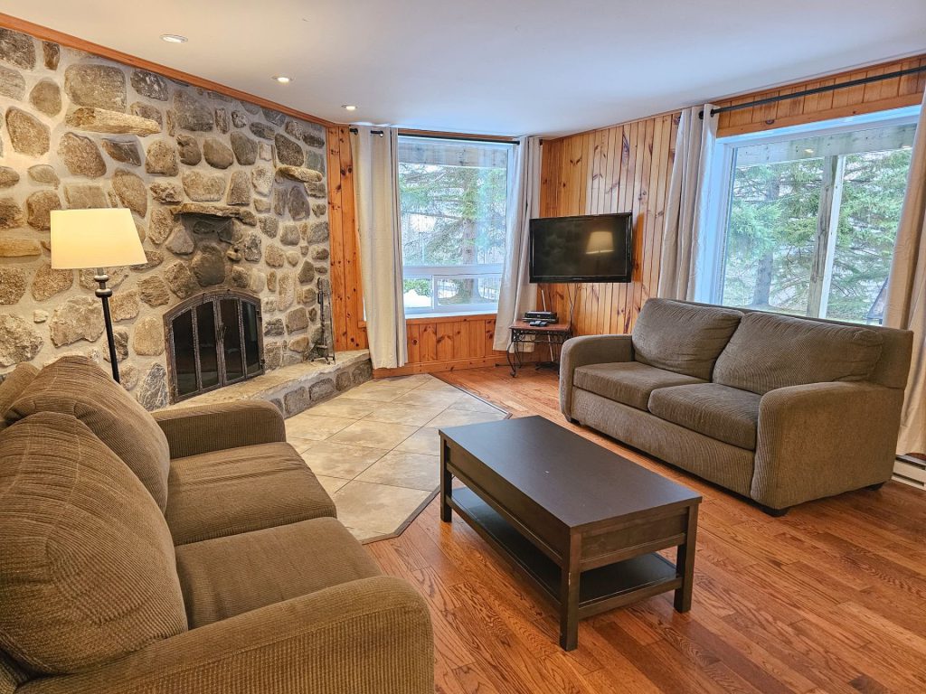 Condominium – 387, Rue Maple, Sutton
