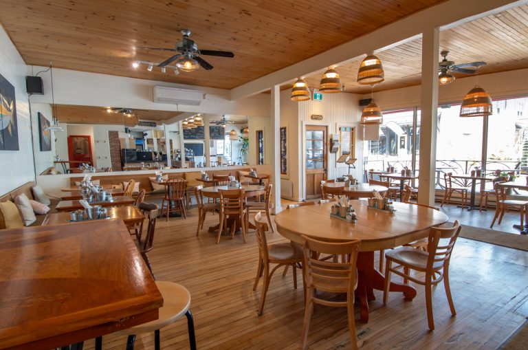 Business – 9, Rue Principale N., Sutton