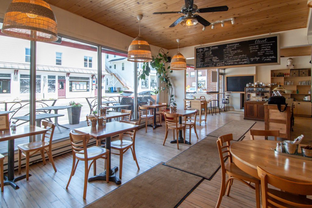 Business – 9, Rue Principale N., Sutton