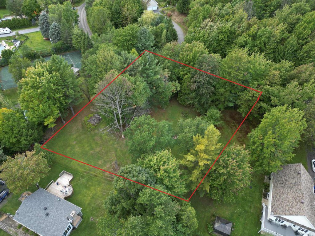 Lot – Ch. Thompson, Sutton