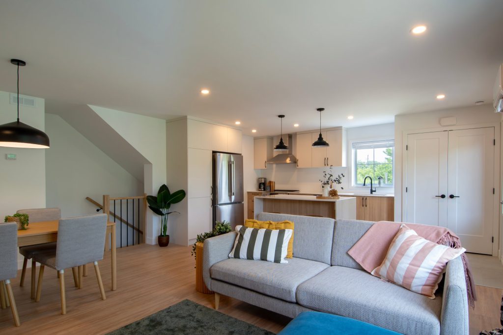 Condominium – 25, Ch. Dyer, app. 4, Sutton