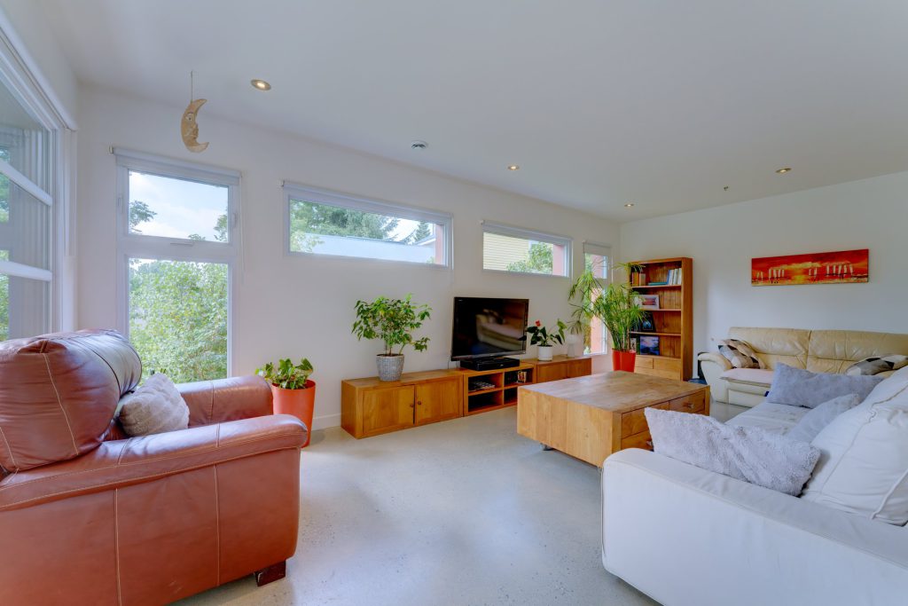 Single Family Residence – 83, Rue Western, Sutton