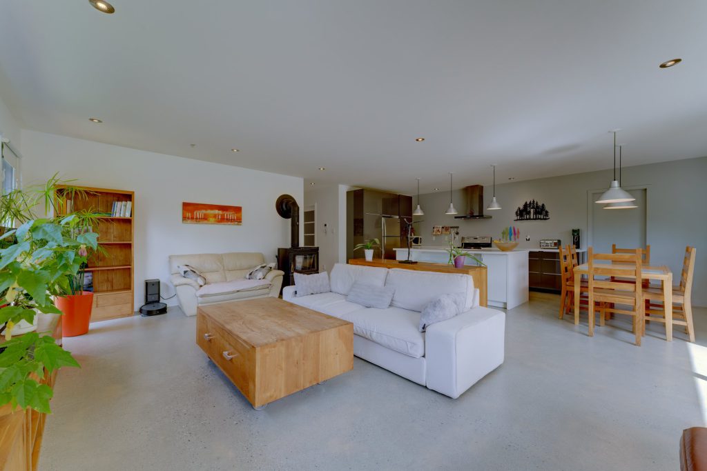 Single Family Residence – 83, Rue Western, Sutton