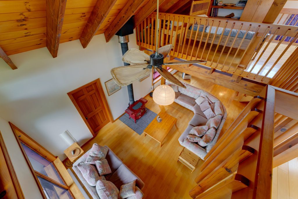 Single Family Residence – 376, Ch. Darrah, Sutton